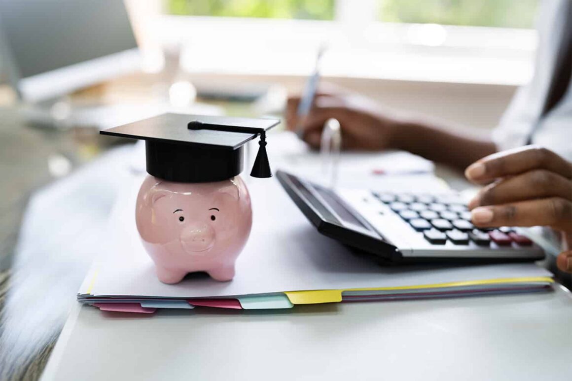 financial challenges that first year students face at universities